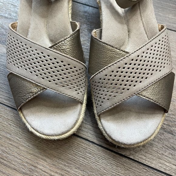 Earth Origins Women's Platinum‎ Naples Natasha Leather Sandals Neutral Size 7M - Picture 9 of 12